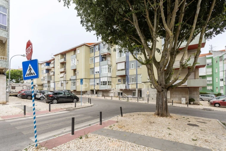 Apartamento T3 para Venda em Algés, Linda-A-Velha e Cruz Quebrada-Dafundo Foto 29