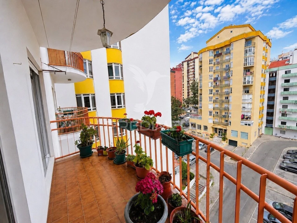 Apartamento T2 para Venda em Algueirão-Mem Martins Foto 14