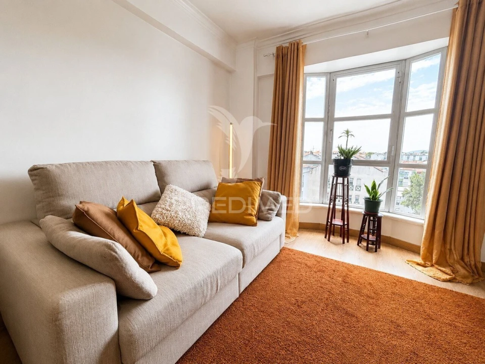 Apartamento T2 para Venda em Algueirão-Mem Martins Foto 1