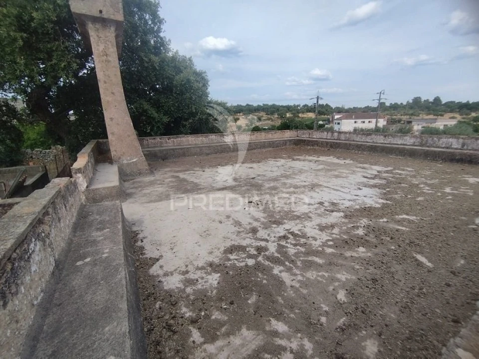 Moradia T2 para Venda em Alagoa Foto 4