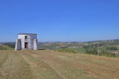 Prédio para Venda em Carvalhal Benfeito