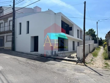 Moradia T3 para Venda em Ferreiros e Gondizalves
