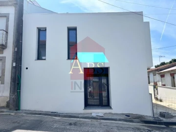 Moradia T3 para Venda em Ferreiros e Gondizalves