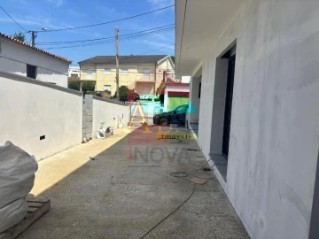 Moradia T3 para Venda em Ferreiros e Gondizalves