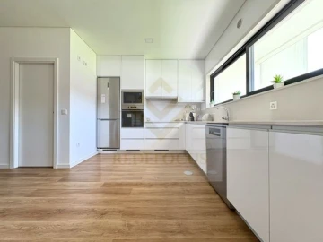 Moradia T3 para Venda em São Martinho da Gandara