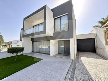 Moradia T3 para Venda em São Martinho da Gandara