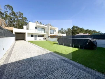 Moradia T3 para Venda em São Martinho da Gandara