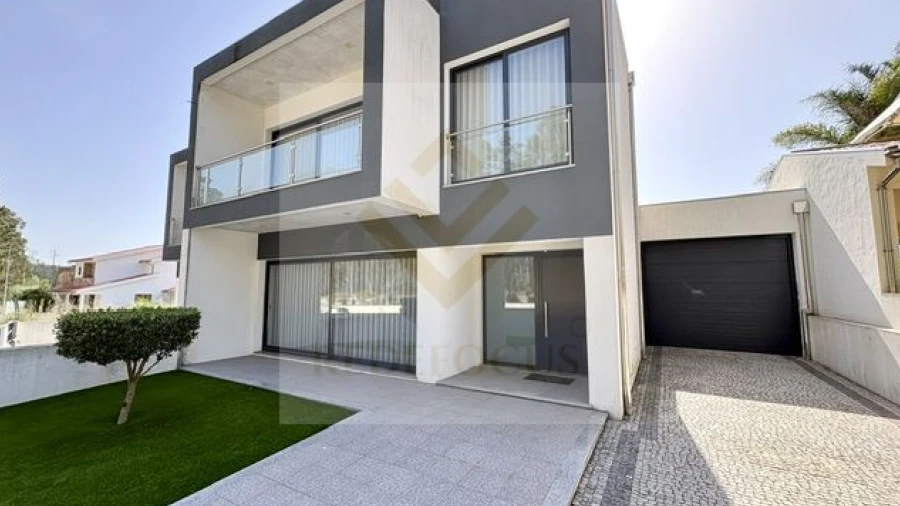 Moradia T3 para Venda em São Martinho da Gandara