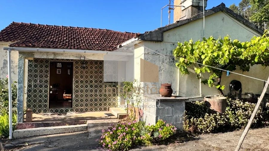 Moradia T3 para Venda em Cornes