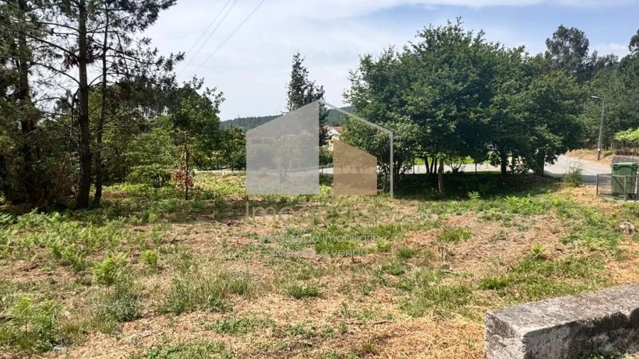 Terreno para Venda em Sapardos