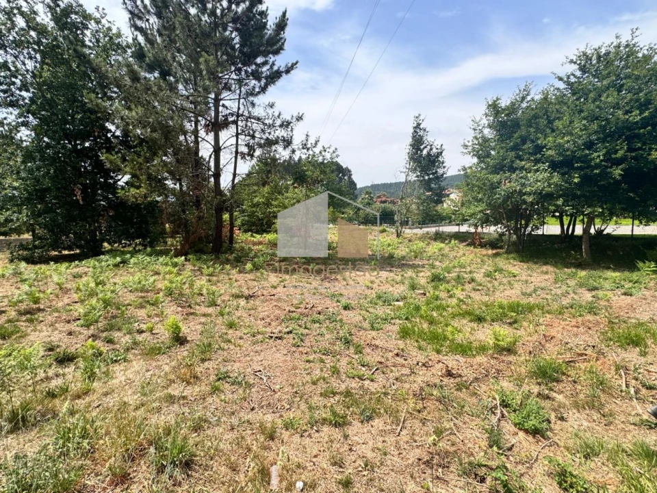 Terreno para Venda em Sapardos Foto 2