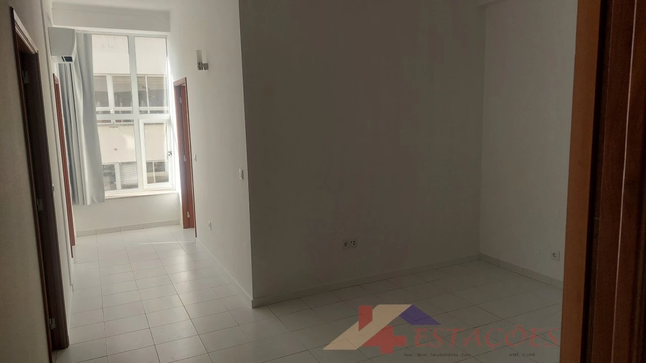 Apartamento T1 para Venda em Pombal Foto 7