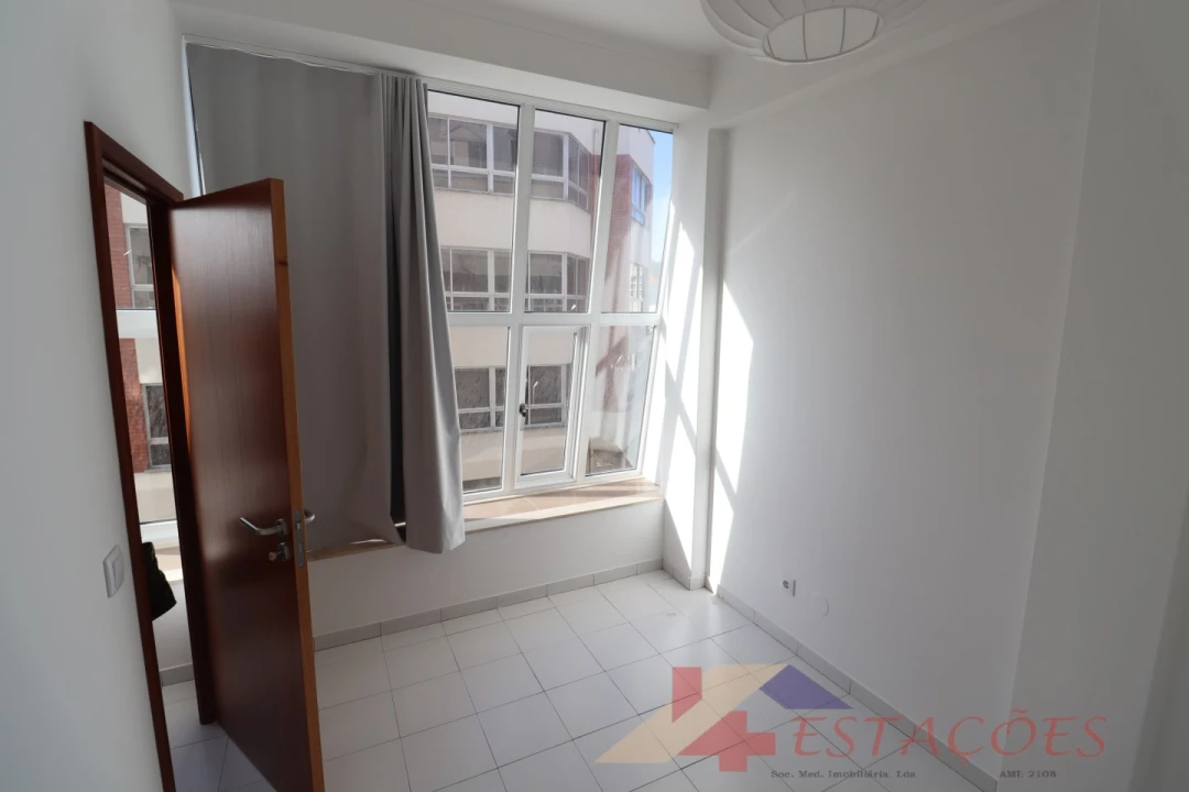 Apartamento T1 para Venda em Pombal Foto 10