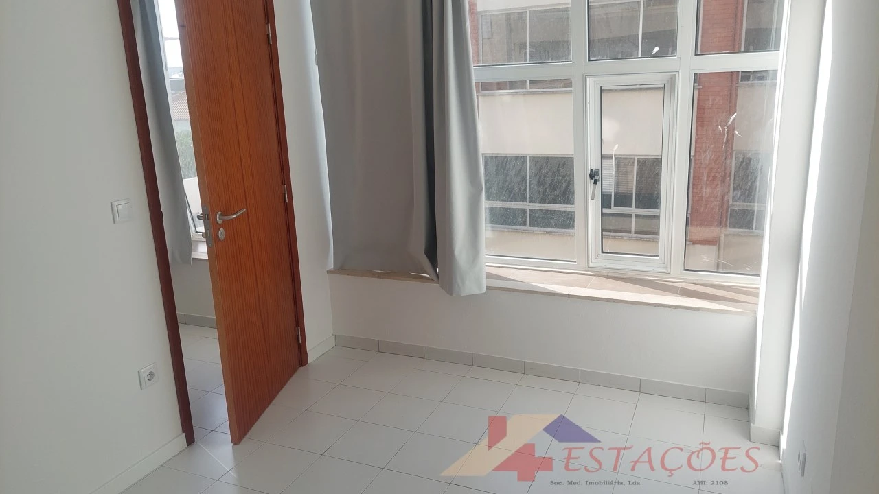 Apartamento T1 para Venda em Pombal Foto 11