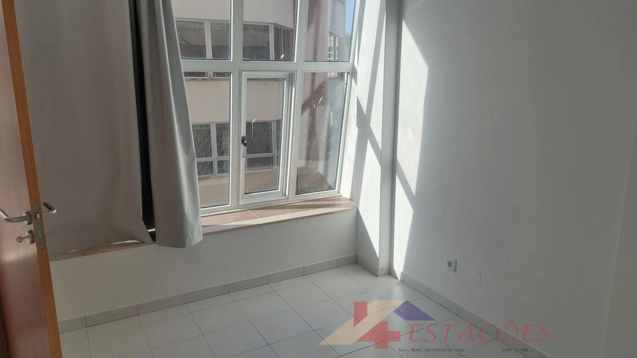 Apartamento T1 para Venda em Pombal Foto 12