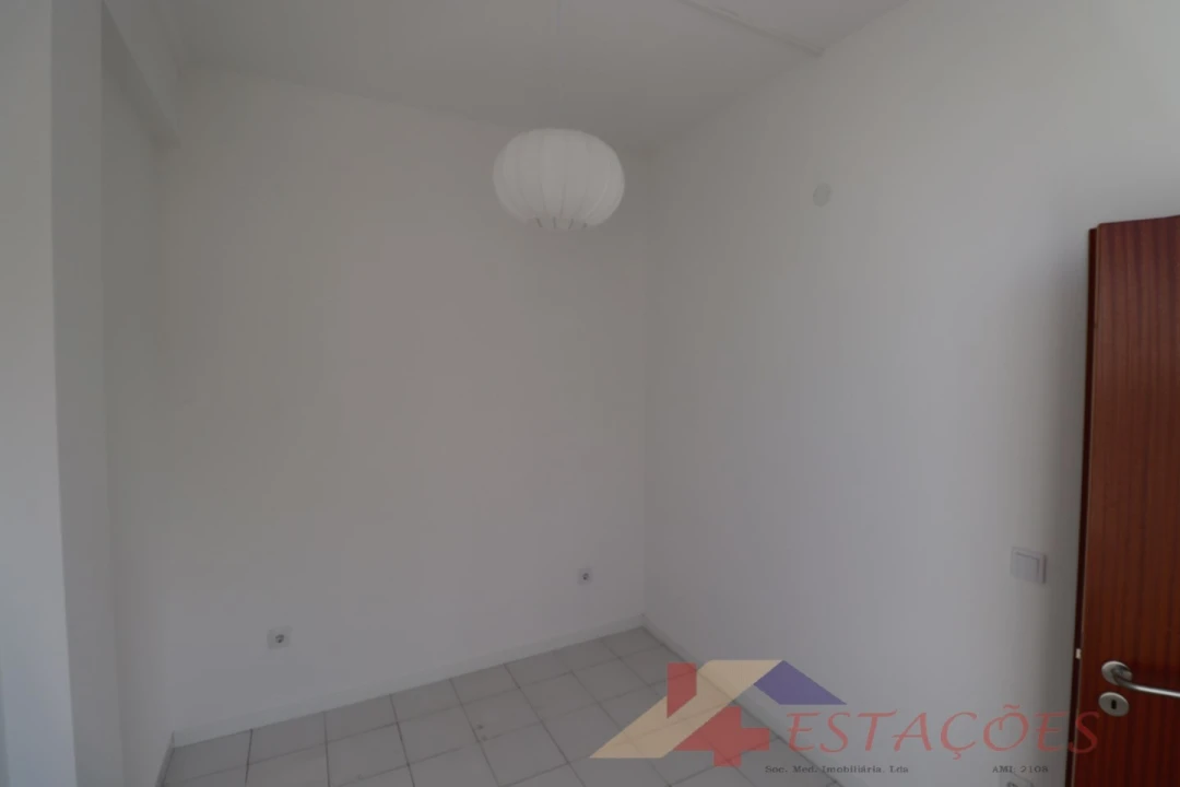 Apartamento T1 para Venda em Pombal Foto 15