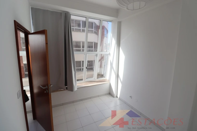 Apartamento T1 para Venda em Pombal Foto 10