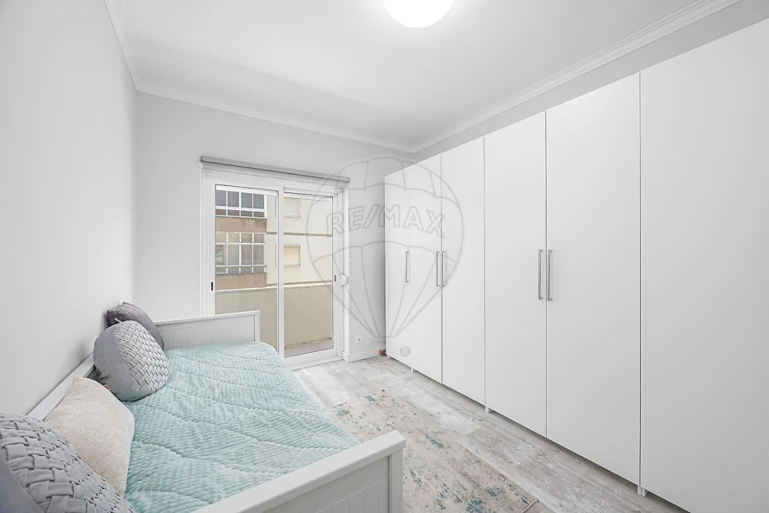 Apartamento T2 para Venda em Cacém e São Marcos Foto 2