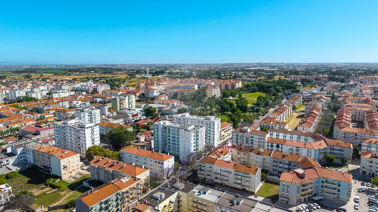 Apartamento T3 para Venda em Moita Foto 19