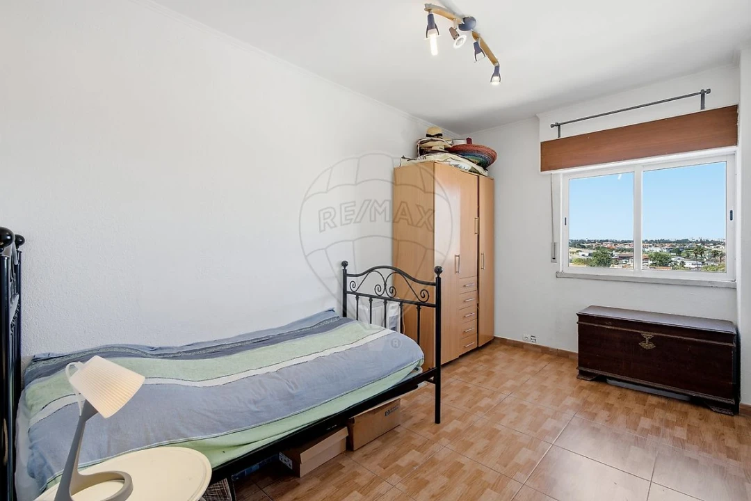 Apartamento T3 para Venda em Moita Foto 3