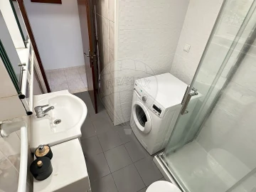 Apartamento T2 para Arrendamento em Mina de Água