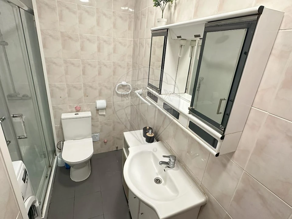 Apartamento T2 para Arrendamento em Mina de Água Foto 9