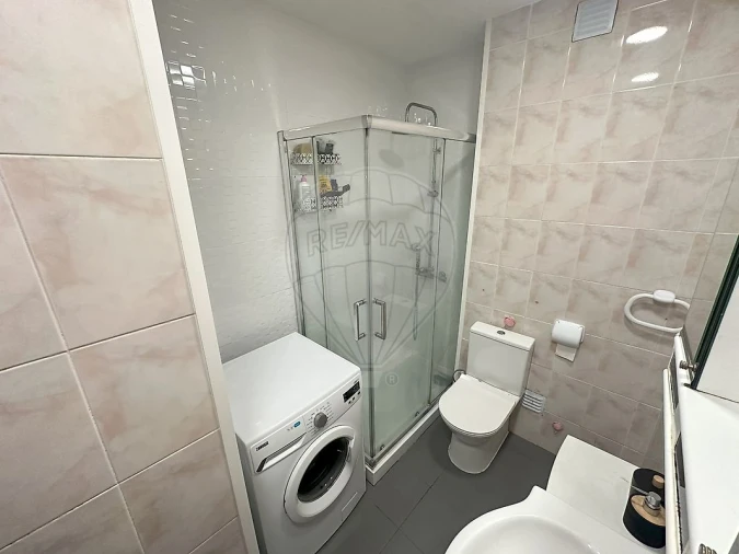 Apartamento T2 para Arrendamento em Mina de Água Foto 11
