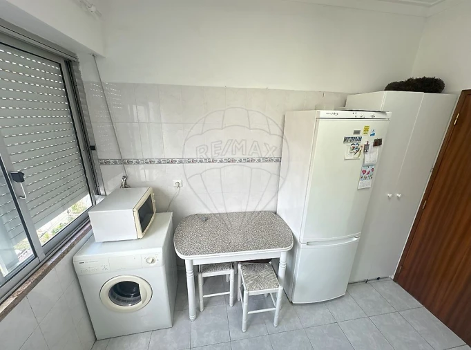 Apartamento T2 para Arrendamento em Mina de Água Foto 5