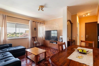 Apartamento T3 para Venda em Loures