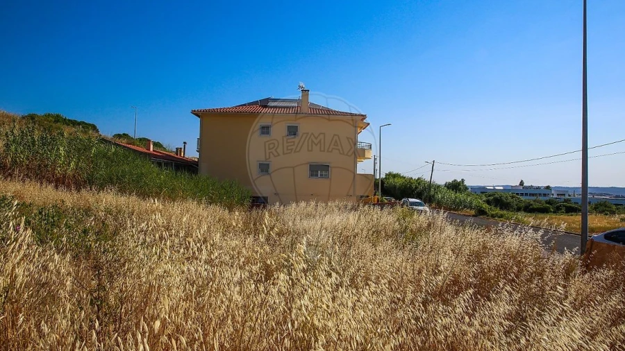 Terreno para Venda em Alenquer (Santo Estêvão e Triana)