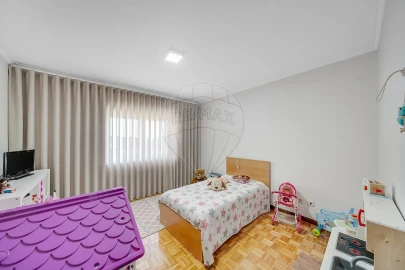 Apartamento T3 para Venda em Pinheiro da Bemposta, Travanca e Palmaz