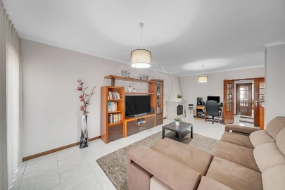 Apartamento T3 para Venda em Pinheiro da Bemposta, Travanca e Palmaz