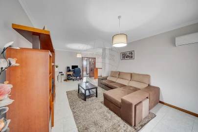 Apartamento T3 para Venda em Pinheiro da Bemposta, Travanca e Palmaz