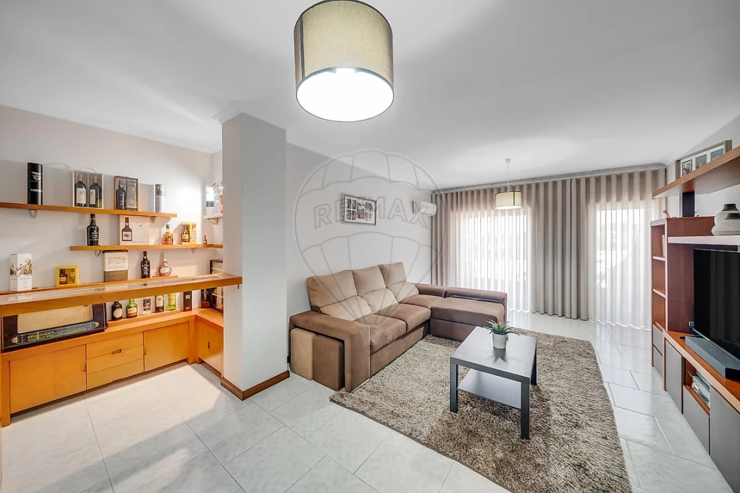 Apartamento T3 para Venda em Pinheiro da Bemposta, Travanca e Palmaz Foto 1
