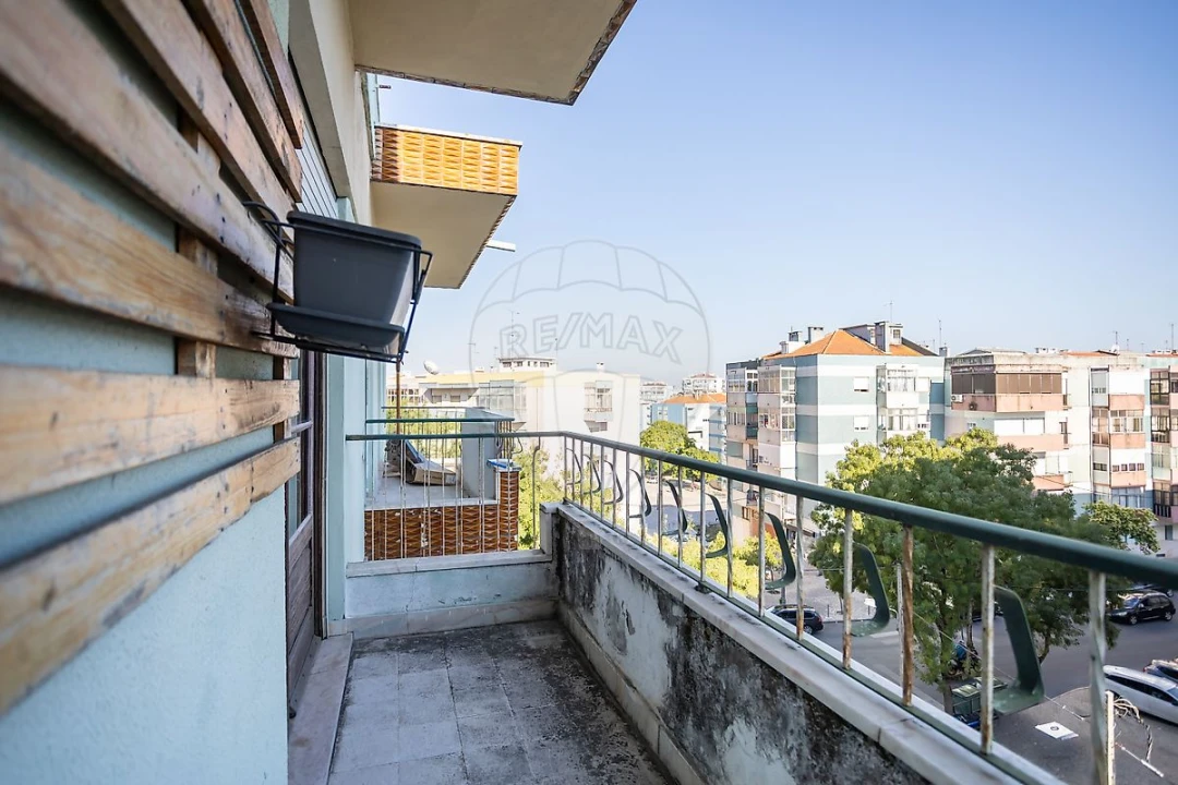 Apartamento T3 para Venda em Laranjeiro e Feijó Foto 13