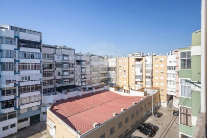 Apartamento T3 para Venda em Laranjeiro e Feijó