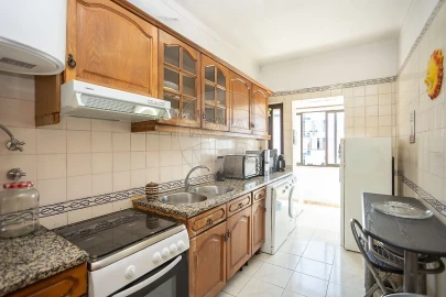 Apartamento T3 para Venda em Laranjeiro e Feijó