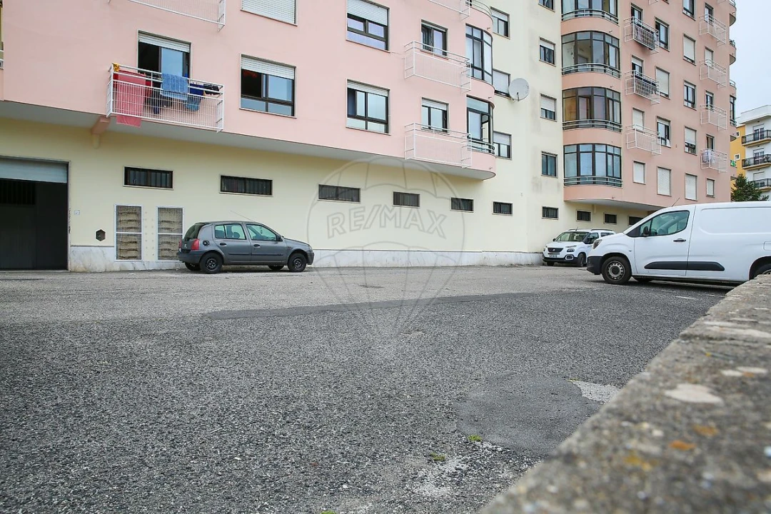 Apartamento T2 para Venda em Cacém e São Marcos Foto 34