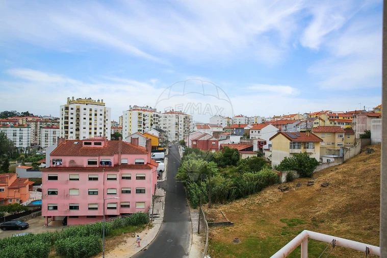 Apartamento T2 para Venda em Cacém e São Marcos Foto 28