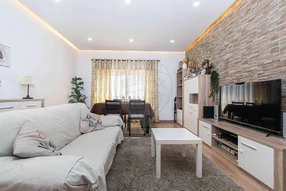 Apartamento T3 para Venda em Mina de Água