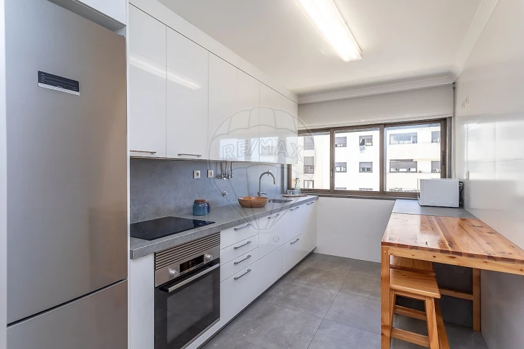 Apartamento T3 para Venda em Odivelas Foto 3