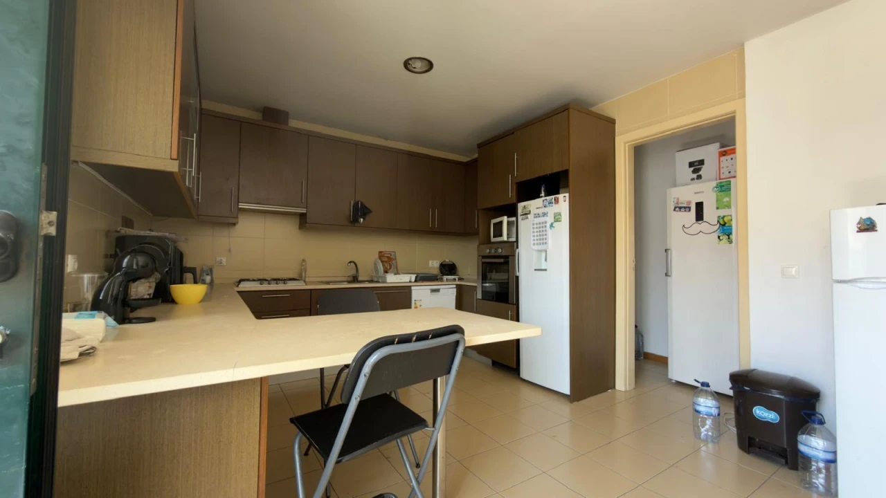 Apartamento T6 para Venda em Glória e Vera Cruz Foto 2