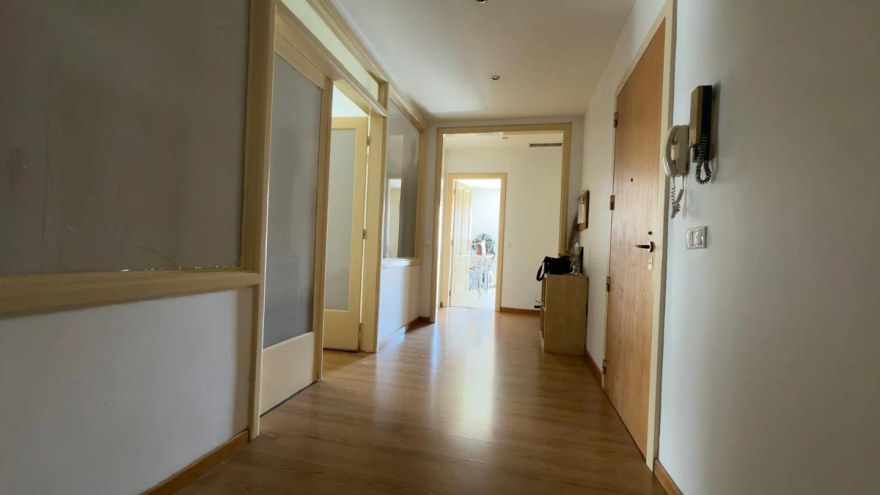 Apartamento T6 para Venda em Glória e Vera Cruz Foto 3