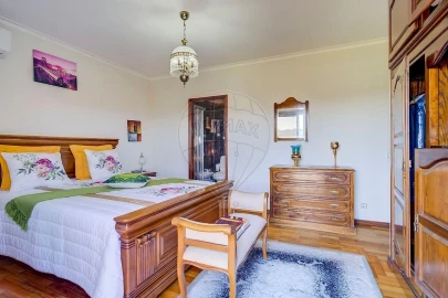 Moradia T8 para Venda em Vila Verde e Barbudo