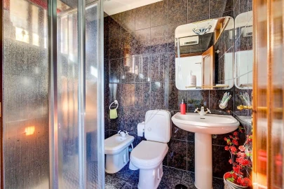 Moradia T8 para Venda em Vila Verde e Barbudo