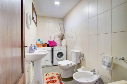 Moradia T8 para Venda em Vila Verde e Barbudo