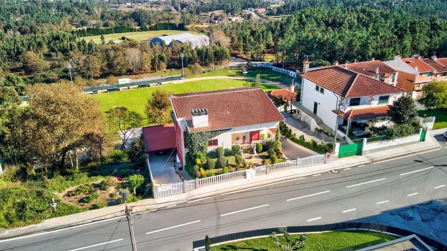 Moradia T8 para Venda em Vila Verde e Barbudo