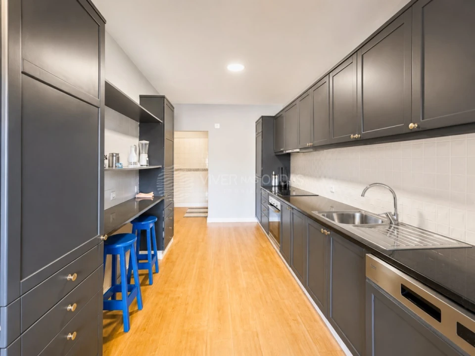 Apartamento T3 para Arrendamento em Costa da Caparica Foto 2