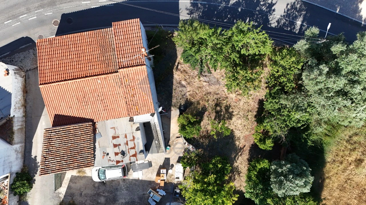 Moradia T3 para Venda em Salir Foto 6