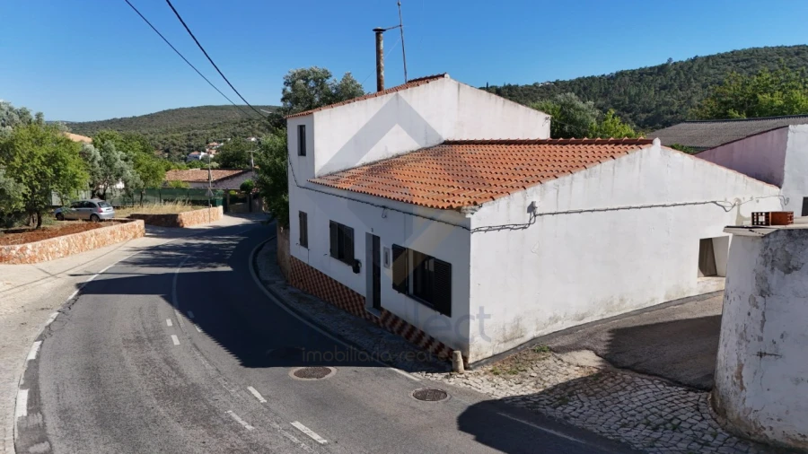 Moradia T3 para Venda em Salir Foto 4